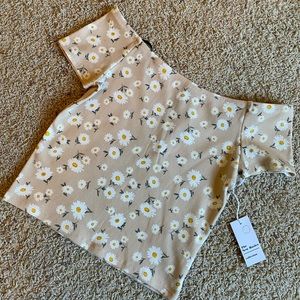 NWT Forever 21 floral daisy top